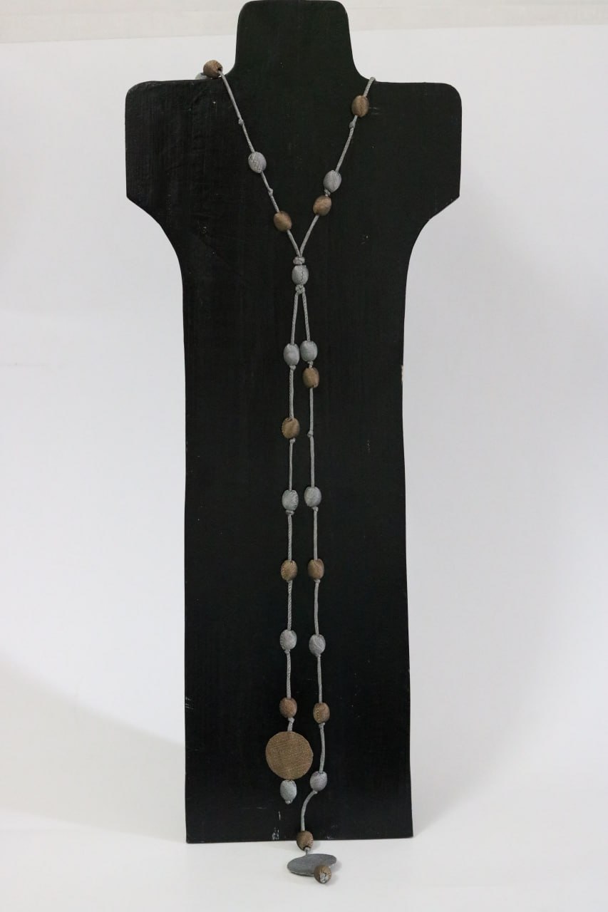 Silk beads 1 layer Necklace - Image 4