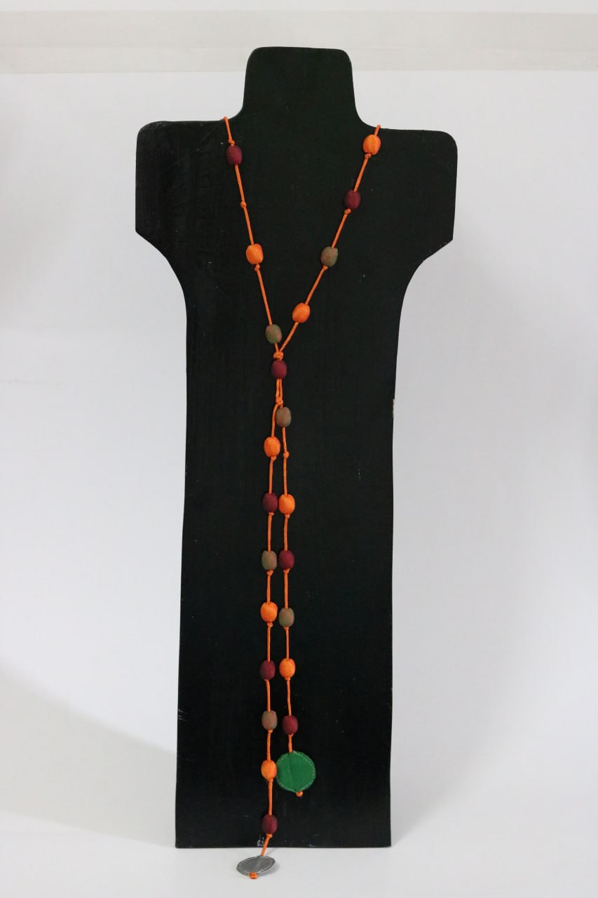 Silk beads 1 layer Necklace - Image 8