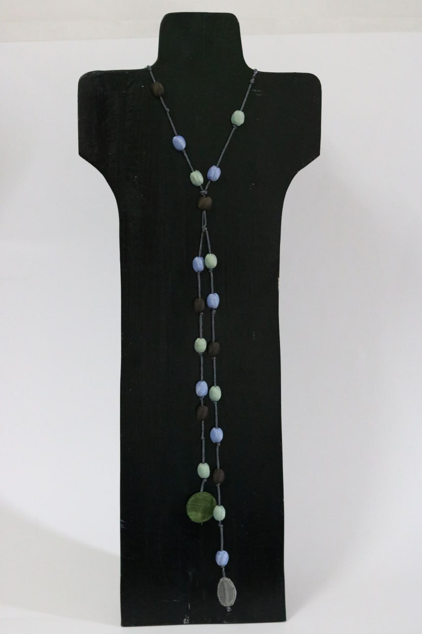 Silk beads 1 layer Necklace - Image 9